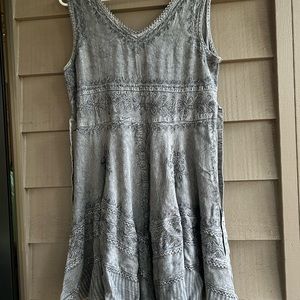 Sakkas gray embroidery dress sleeveless tie back handkerchief hem. Gray batik
